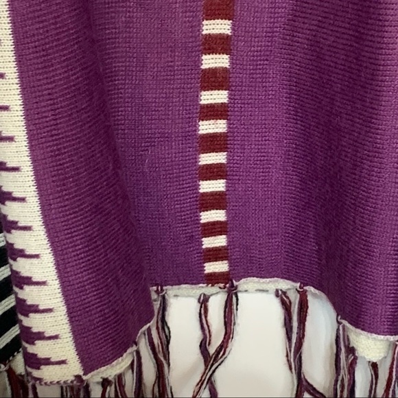 minkpink RevolveTribe Wars Knit Poncho Gray and Fuchsia One Size - Picture 6 of 8